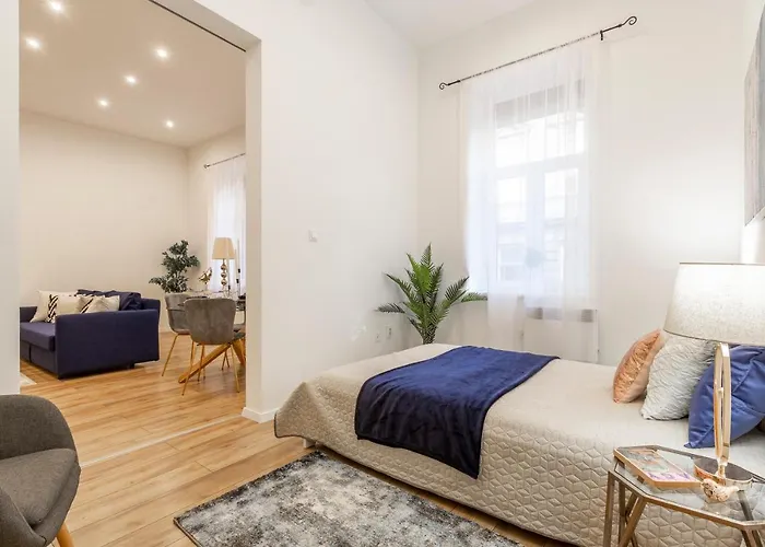 Stylish Luxury Apartment By Anna